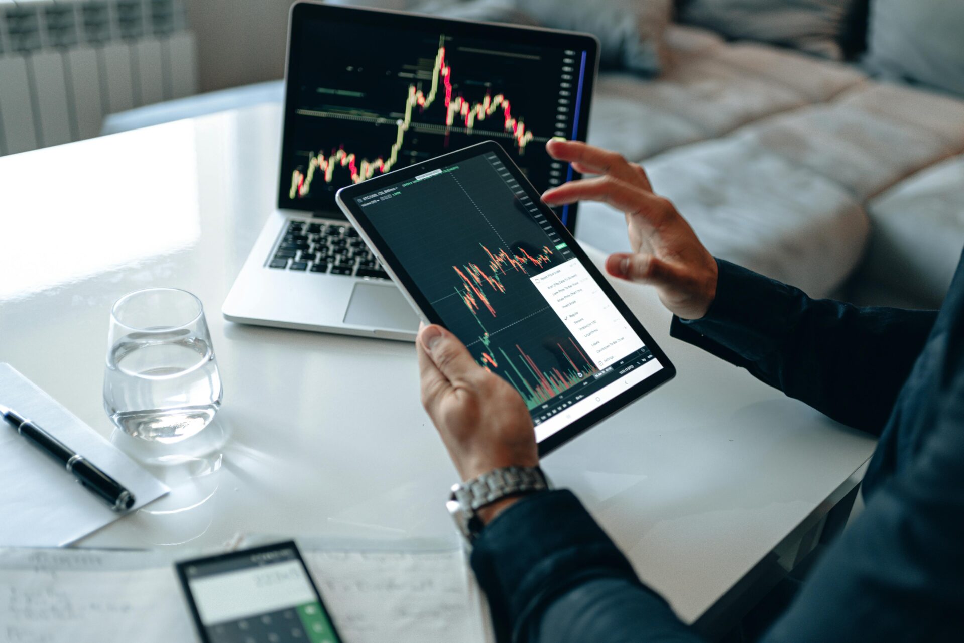 Unlock Your Trading Potential with MT4 and Finxo 1 Using MT4 is an excellent way to get started with trading, whether you're interested in Forex, stocks, or commodities. With its powerful tools, customizable interface, and automated trading features, MT4 provides everything a trader needs to succeed.